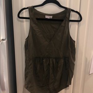 Chelsea28 olive green tank size small